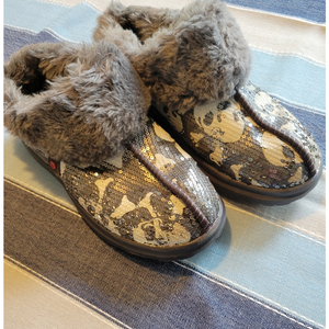ugg skull slippers
